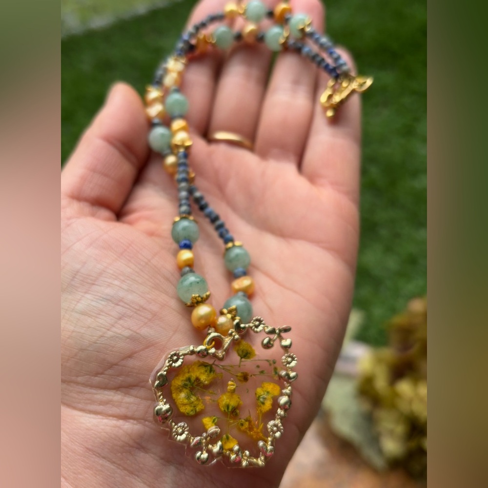 ARTISAN Hand Crafted Green Jade Lapis Lazuli Yellow Genuine Pearl Resin Heart - Picture 6 of 7